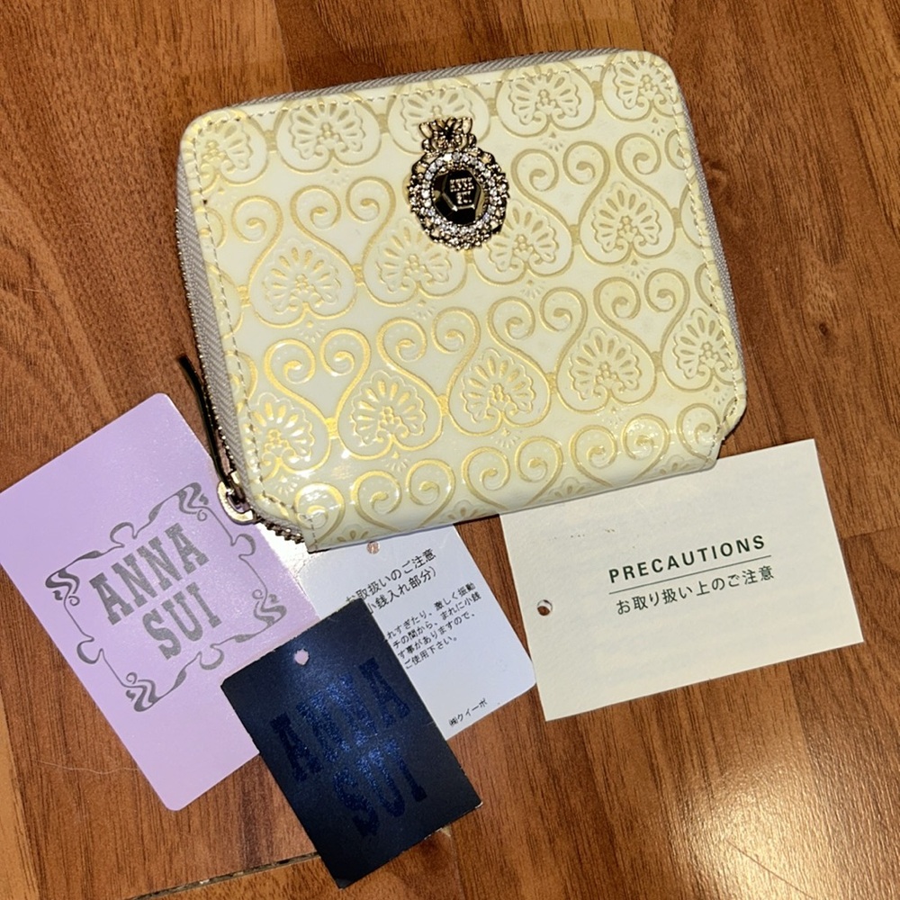 NWT Anna Sui Zip Around Wallet